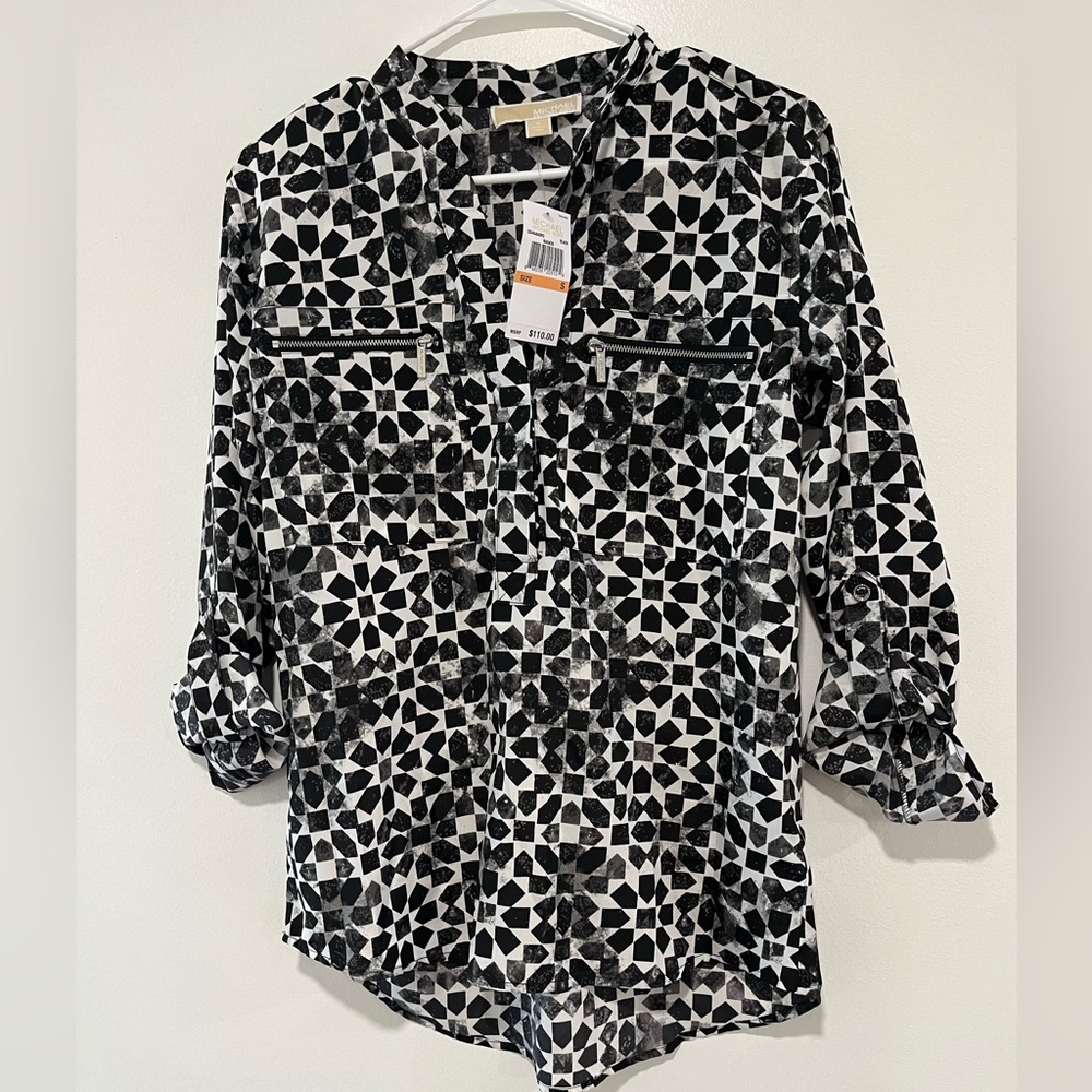 Michael Kors cardigan
Size Small
NWT